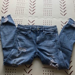 American Eagle Super stretch light wash distressed jegging